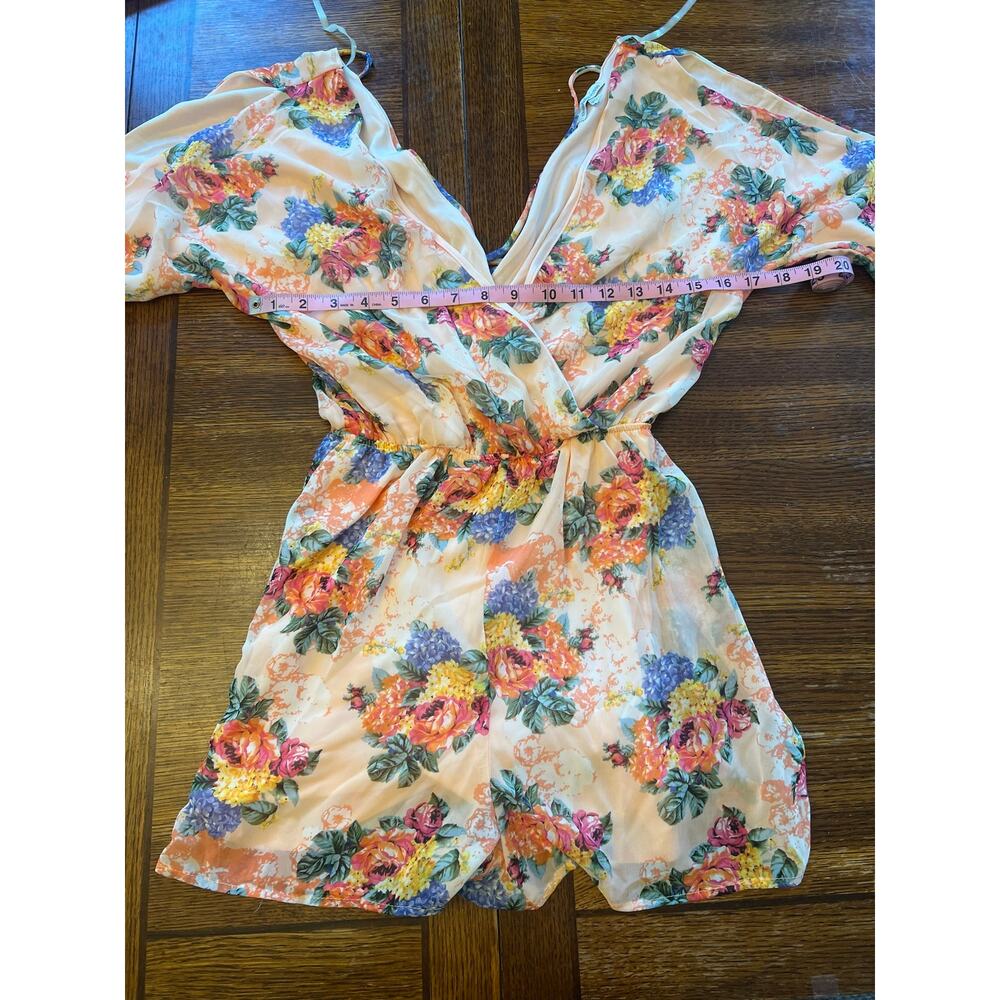 NWT Charlotte Russe Floral Cold Shoulder Romper XS Summer Shorts - Picture 11 of 13